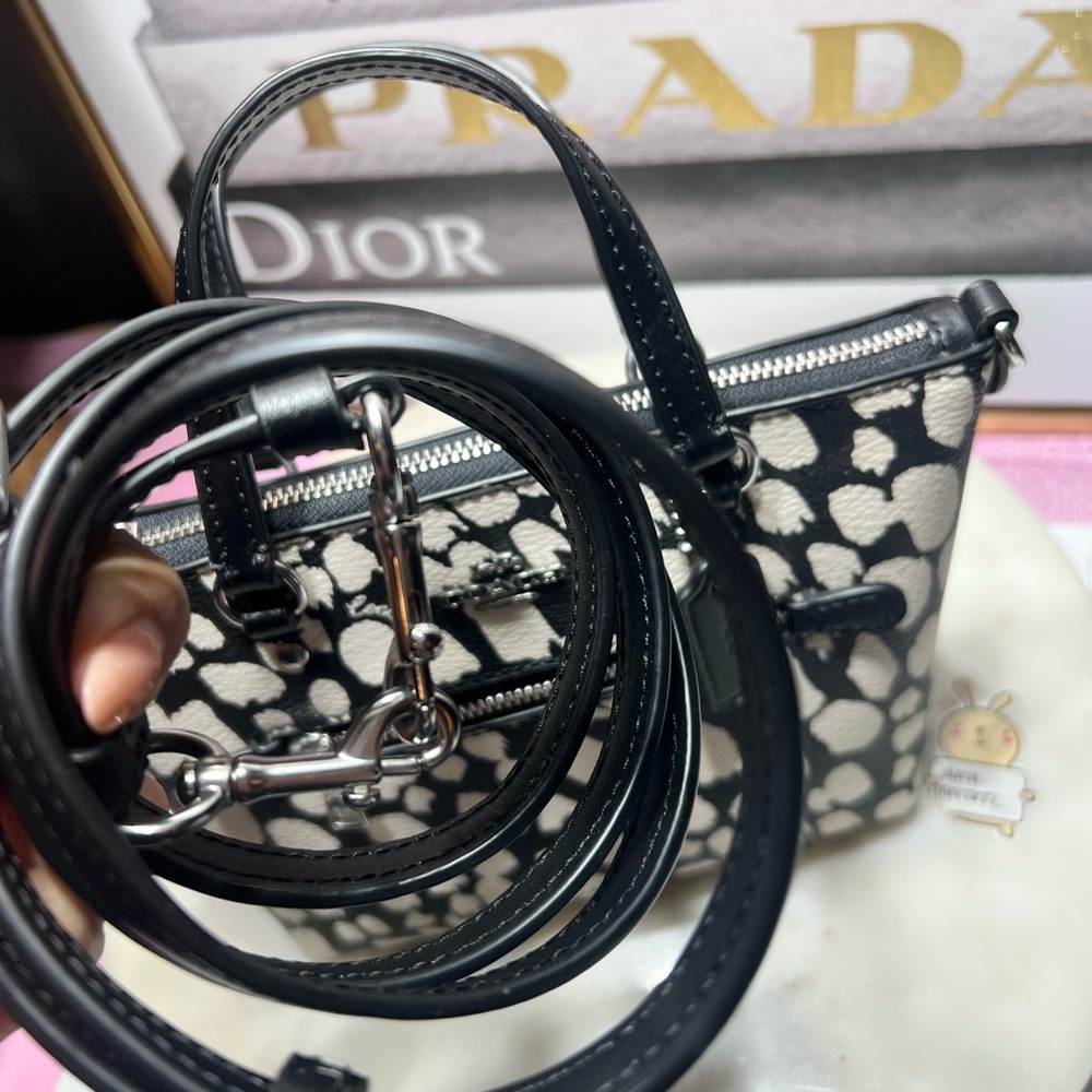 Coach Mini Gallery Crossbody spotted animal print black/chalk NWOT - Picture 11 of 14